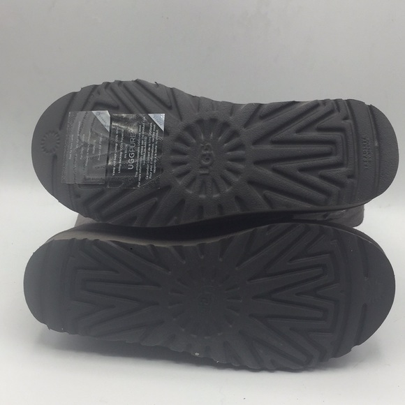 UGG Constantine Suede Charcoal Grey Boots - Picture 4 of 8